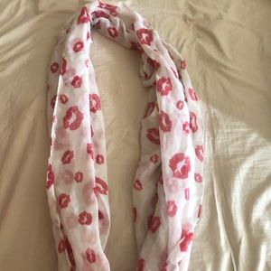 Infinity scarf